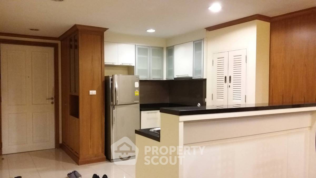 picture 2-BR Condo at The Aree Condominium near BTS Ari (ID 362934) - 10/19