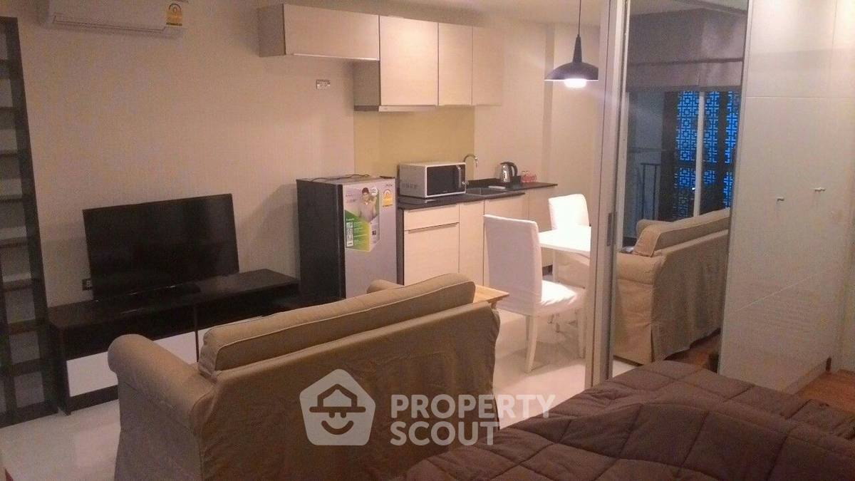 picture 1-BR Condo at Tree Condo Ekamai near BTS Ekkamai (ID 883765) - 1/13