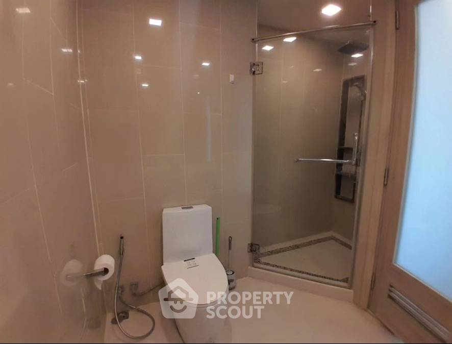 picture 1-BR Condo at The Peak Towers close to Phratamnak (ID 2136877) - 1/14