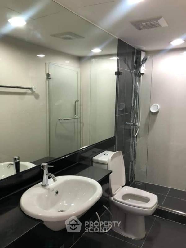 picture 3-BR Condo at Chateau In Town Sukhumvit 64/1 near BTS Bang Chak (ID 675119) - 2/7