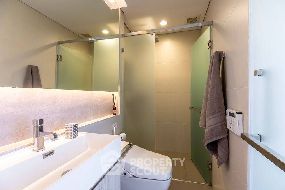 picture 2-BR Condo at The Lumpini 24 near BTS Phrom Phong (ID 1035659) - 10/12