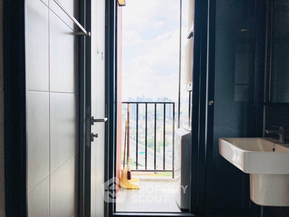 picture 1-BR Condo at The Base Garden Rama 9 near ARL Ramkhamhaeng (ID 1686256) - 10/16