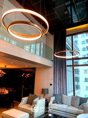Condos for sale : 1-BR Condo at The Emporio Place near BTS Phrom Phong (ID 672295)