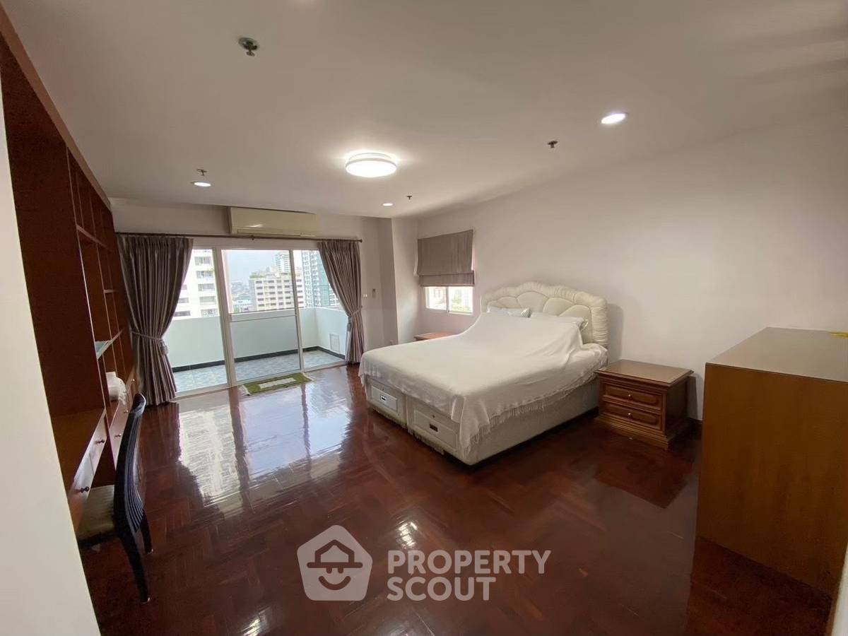 picture 3-BR Condo at 33 Tower near BTS Phrom Phong (ID 2102158) - 7/10