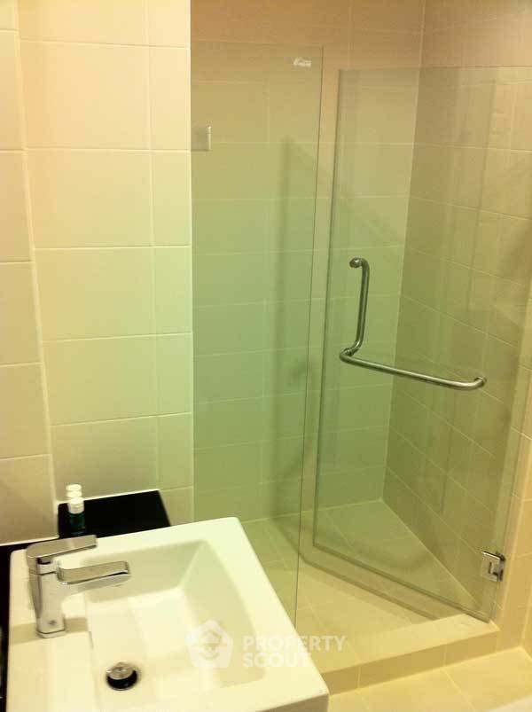 picture 2-BR Condo at Chewathai Ratchaprarop near BTS Victory Monument (ID 383229) - 7/11