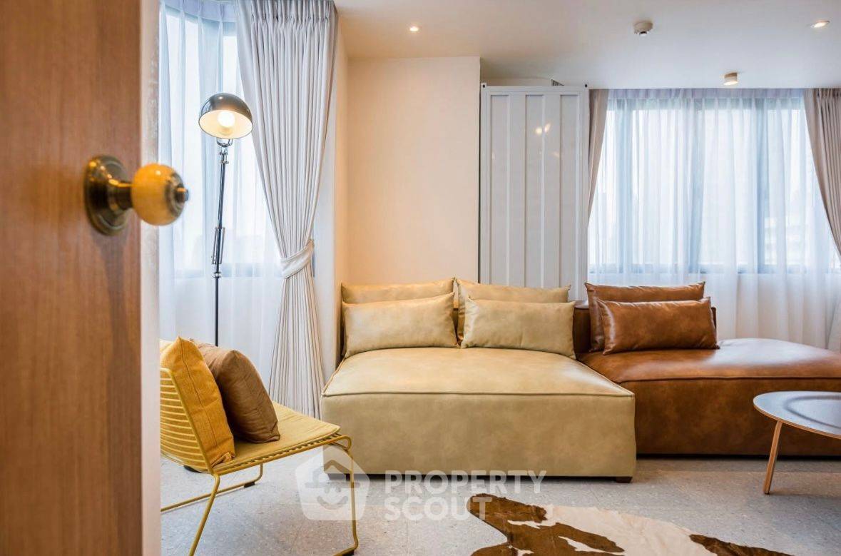 picture 2-BR Condo at Omni Tower near BTS Nana (ID 2084304) - 8/23
