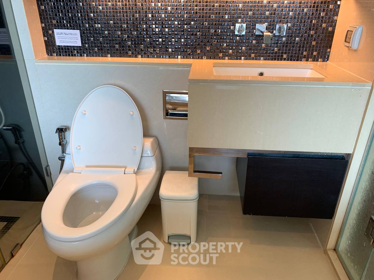 picture 2-BR Condo at The Address Sukhumvit 28 near BTS Phrom Phong (ID 2014108) - 19/19