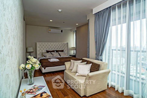 3-BR Condo at M Phayathai near BTS Victory Monument (ID 457771)