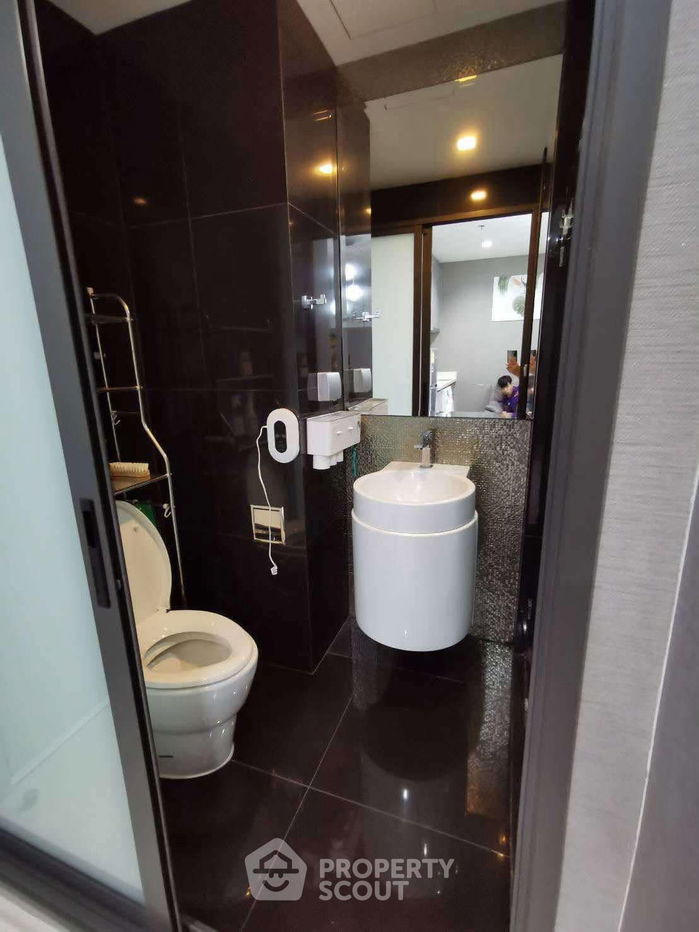 รูป คอนโด 1-ห้องนอน ที่ ริทึ่ม สุขุมวิท 36-38 ใกล้ BTS ทองหล่อ (ID 2026730) - รูปที่ 3/8