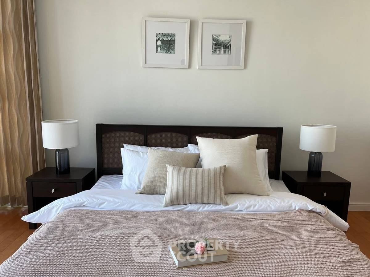 picture 2-BR Condo at Fullerton Sukhumvit near BTS Ekkamai (ID 1902501) - 11/20