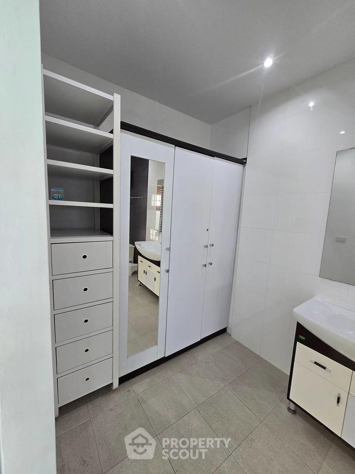 picture 4-BR Condo at Chom Talay Resort Condominium close to Pattaya (ID 1885768) - 19/30