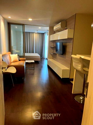 Condos for sale : LIV@5 Condo 1-bed near BTS Nana for sale (ID 992856)