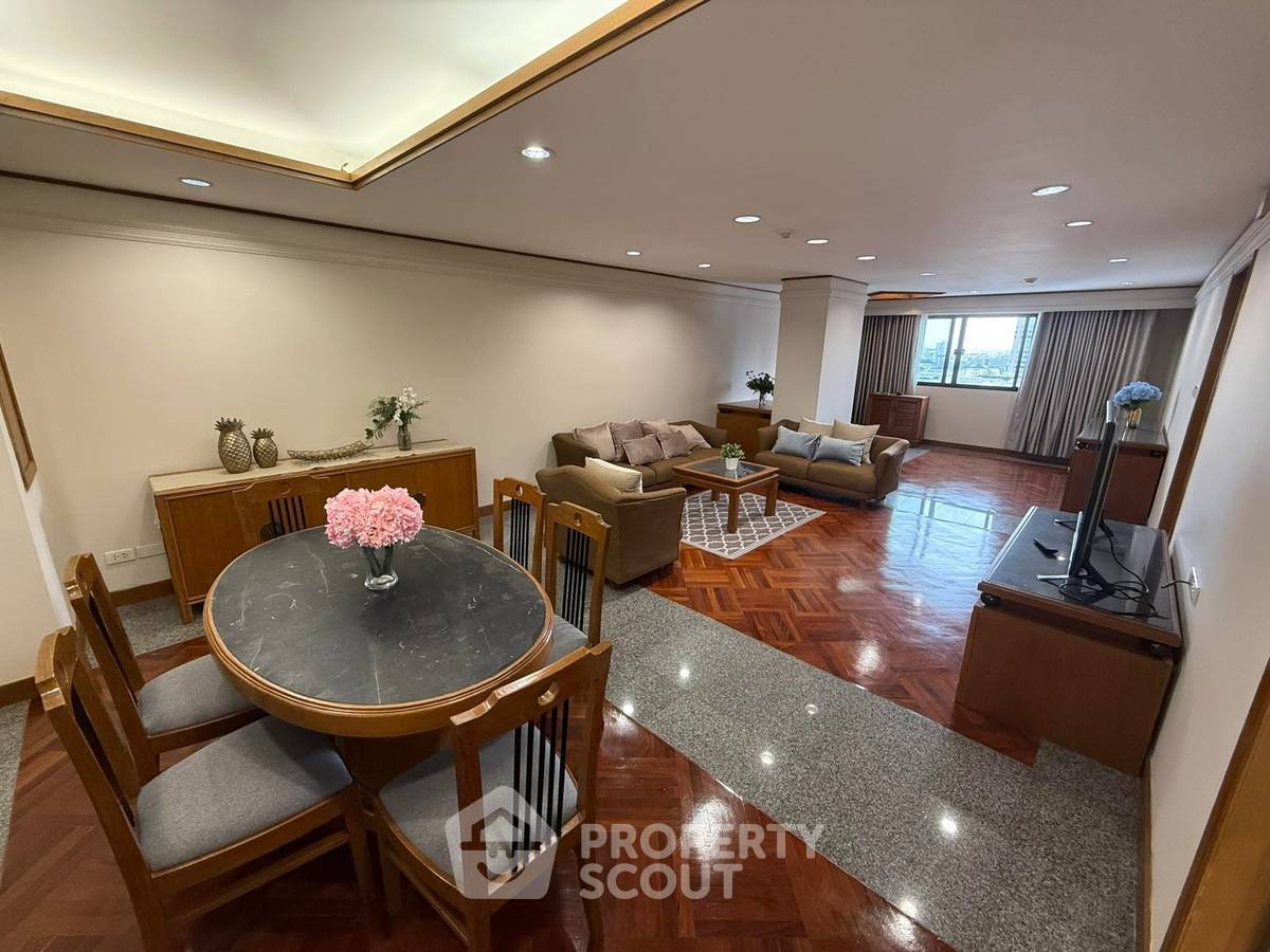 picture 2-BR Condo at United Tower Thong Lor near BTS Thong Lor (ID 2073356) - 5/15