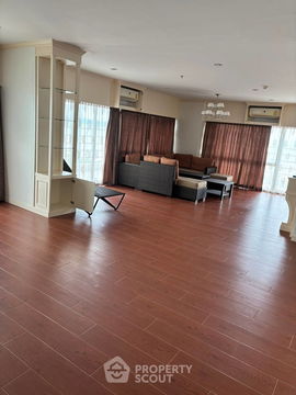 4-BR Condo at View Talay 8 Condominium Jomtien close to Jomtien Beach (ID 2158951)