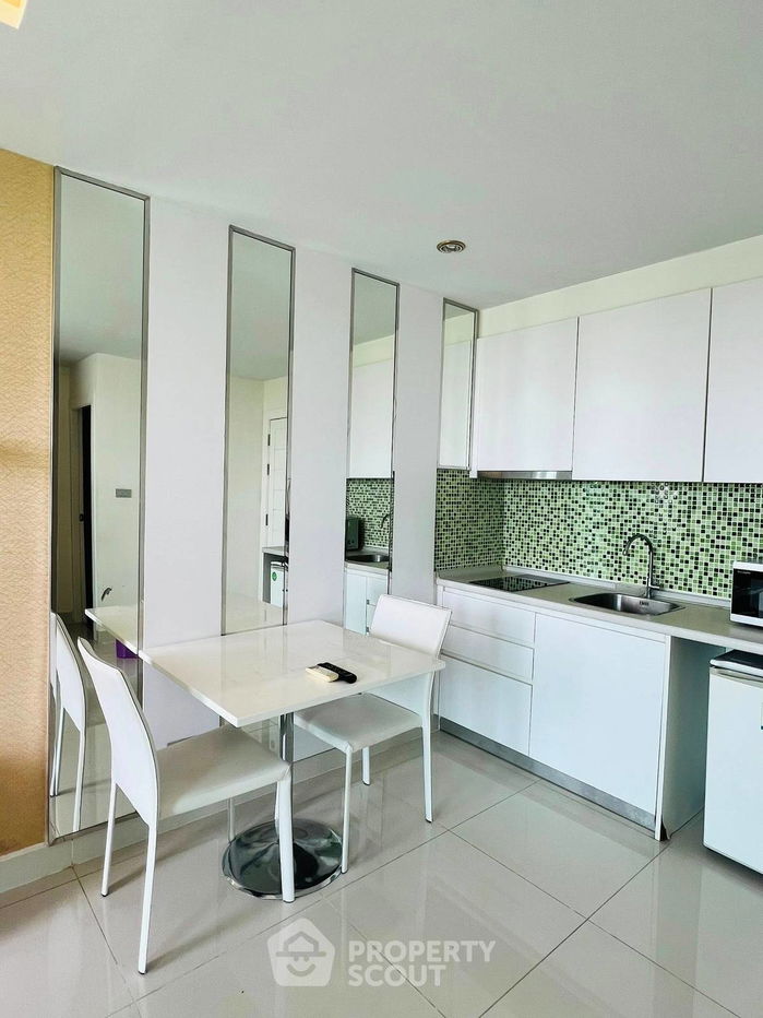 picture 1-BR Condo at Amazon Residence Pattaya Condominiums close to Pattaya (ID 2166621) - 4/6