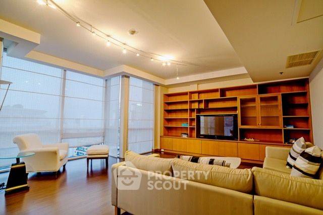 picture 2-BR 140 Sqm High-Floor At Langsuan Ville, 300m to BTS Ratchadamri (ID 2180204) - 1/12