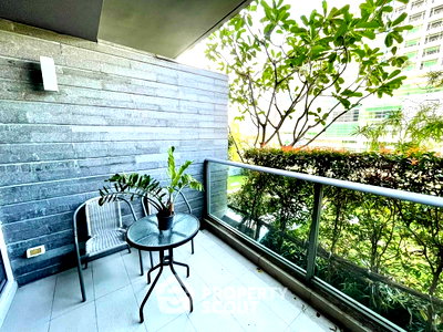 Condos for sale : 7th-Floor 1-BR 33 Sqm Condo At The Lofts Ekkamai, 200m to BTS Ekkamai (ID 561863)