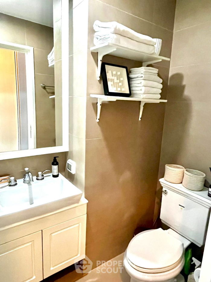 picture 1-BR Condo at Condolette Dwell Sukhumvit 26 near BTS Phrom Phong (ID 2181074) - 12/16