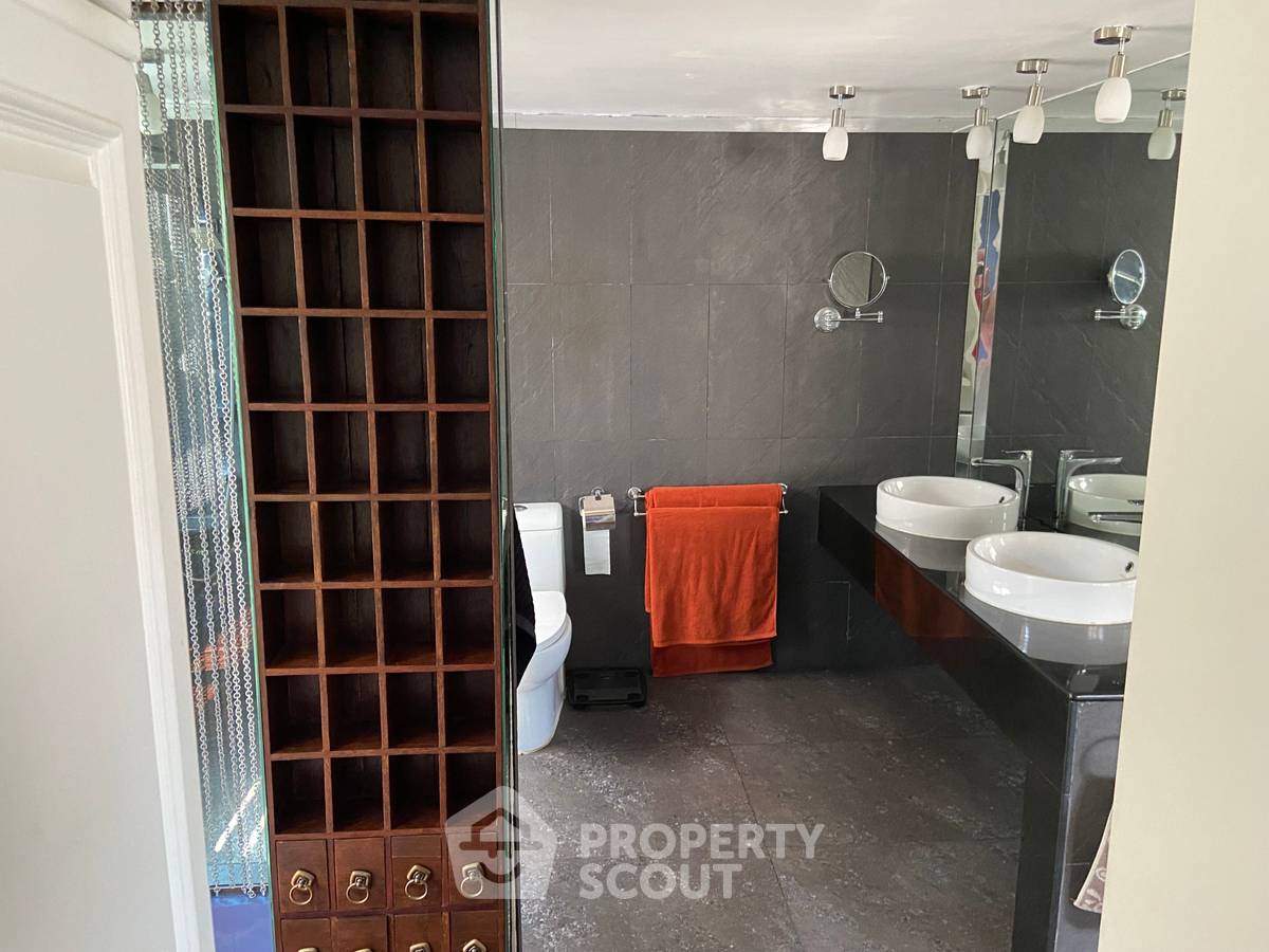 รูป คอนโด 4-ห้องนอน ที่ บ้านสาทร คอนโดมิเนียม ใกล้ MRT ลุมพินี (ID 1326650) - รูปที่ 10/18