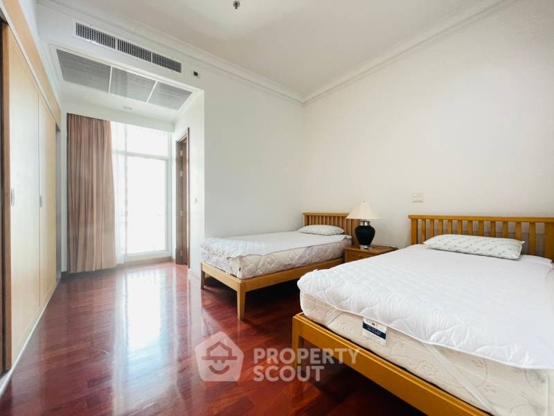 picture 4-BR Condo at Green Ville Exclusive Residence near BTS Nana (ID 994190) - 5/9