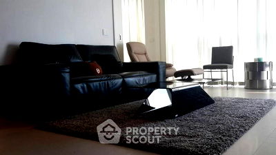 Condos for sale : 2-BR Condo at The River Condominium near BTS Saphan Taksin (ID 391499)