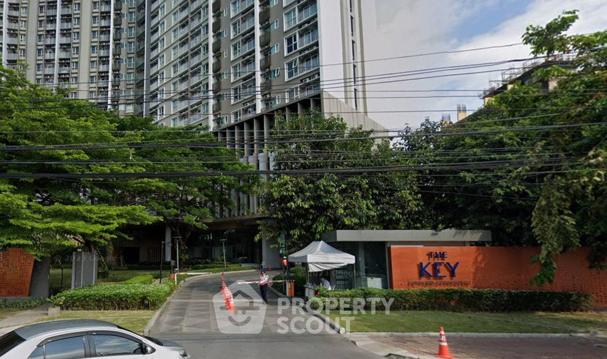 picture 1-BR Condo at The Key Sathorn - Charoenraj in Bang Khlo (ID 2115392) - 2/5