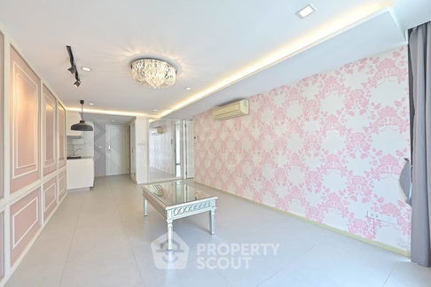 1-BR Condo at Socio Ruamrudee near BTS Nana (ID 1238248)