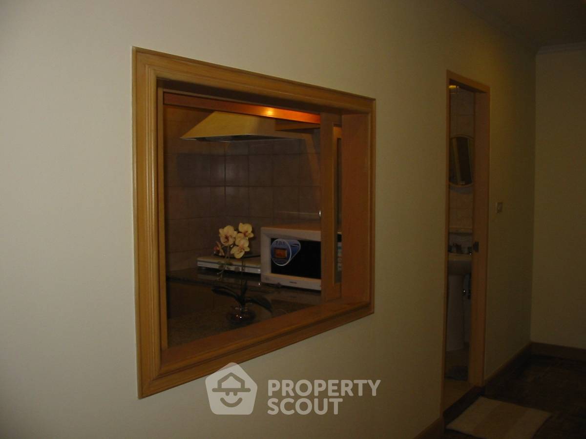 picture 2-BR Condo at Sathorn Gardens near MRT Si Lom (ID 405334) - 21/22