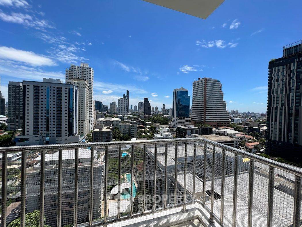 picture 2-BR Condo at Fullerton Sukhumvit near BTS Ekkamai (ID 1521198) - 5/14