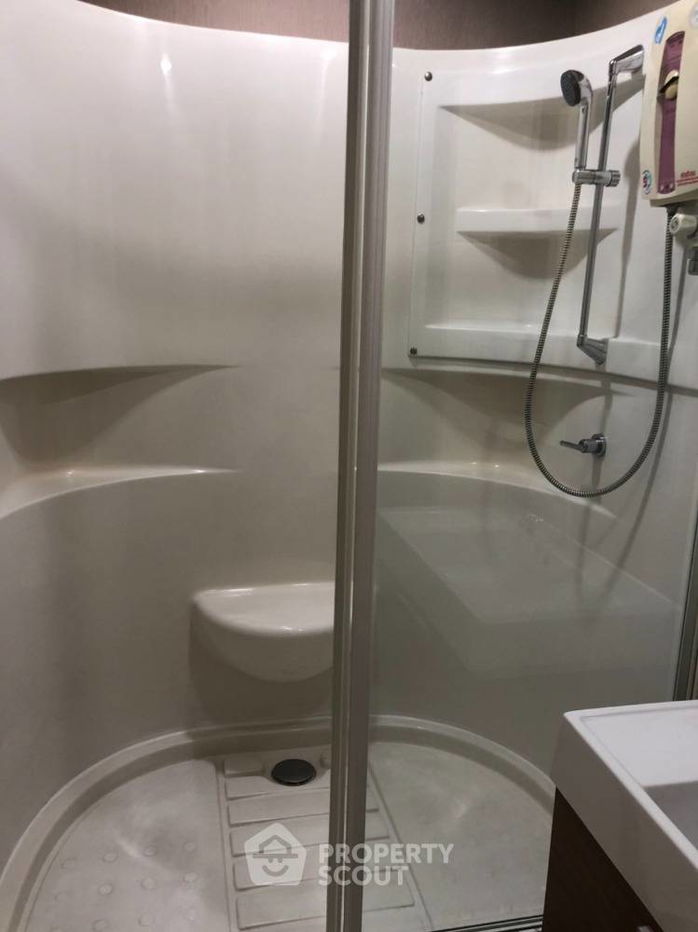 picture 1-BR Condo at Q House Sathorn near BTS Krung Thon Buri (ID 1092859) - 8/10