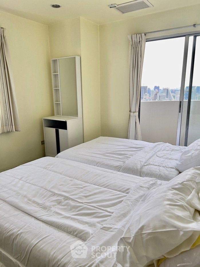 picture 3-BR Condo at Wittayu Complex near BTS Phloen Chit (ID 1697512) - 4/10