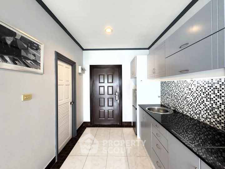 picture Studio Condo at View Talay 8 Condominium Jomtien close to Jomtien Beach (ID 2123961) - 3/13