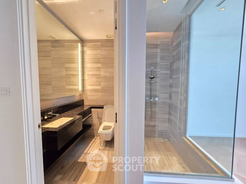 picture 2-BR Condo at Four Seasons Private Residences Bangkok near BTS Saphan Taksin (ID 2159090) - 27/48