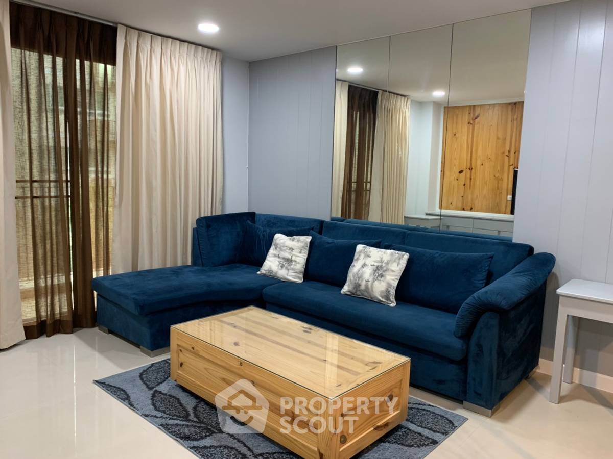 picture 2-BR Condo at The Clover Thonglor Residence near BTS Thong Lor (ID 511752) - 1/11