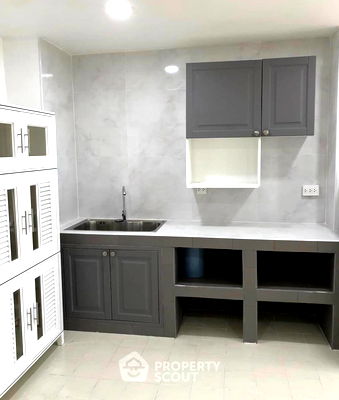 Condos for rent Ramkhamhaeng University : 2-BR Condo at Srivara Garden Condominium in Phlapphla (ID 1235862)