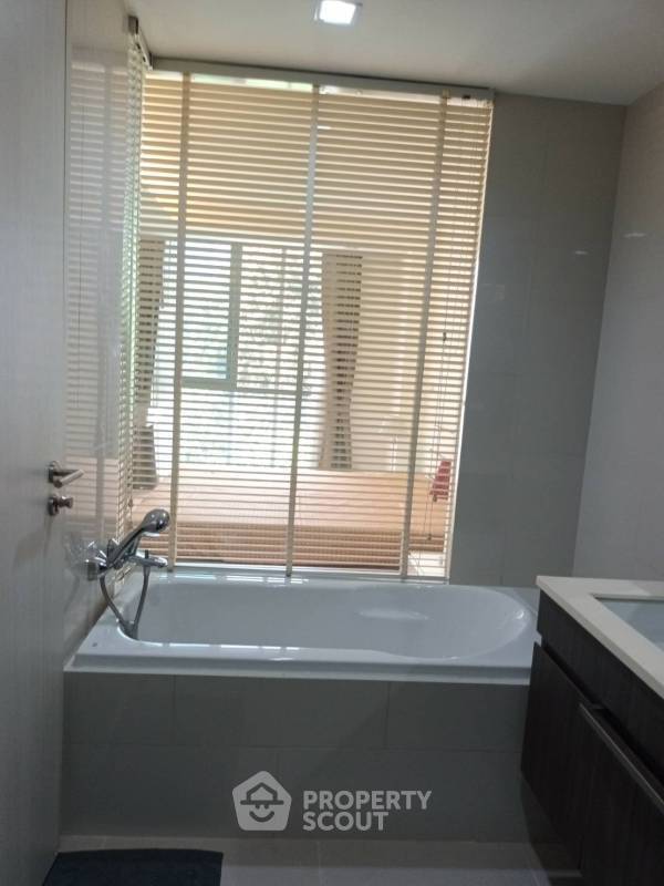 picture 2-BR Condo at Via 49 near BTS Phrom Phong (ID 1401200) - 7/13