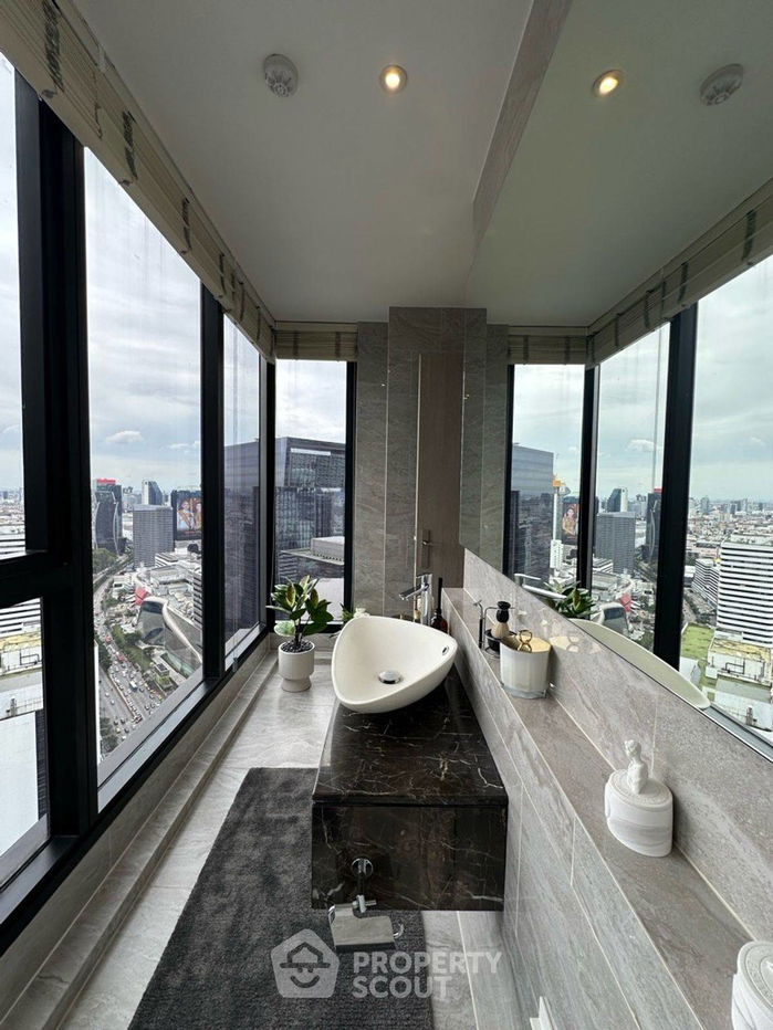 picture 3-BR Condo at ASHTON Asoke - Rama 9 near MRT Phra Ram 9 (ID 2188337) - 8/18