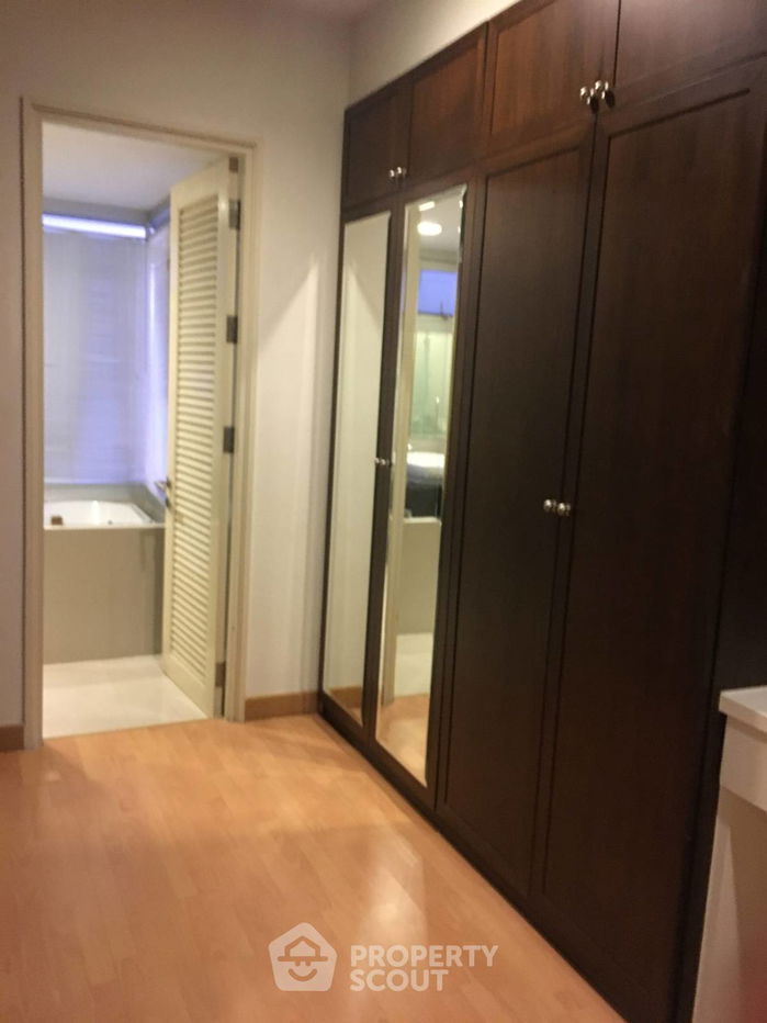 picture 3-BR Condo at Nusasiri Grand Condominium near BTS Ekkamai (ID 514536) - 15/23