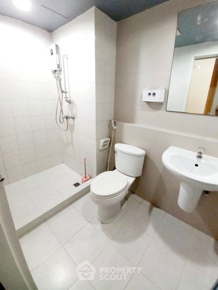picture 2-BR Condo at Condo One Siam Condominium near BTS National Stadium (ID 629142) - 15/18