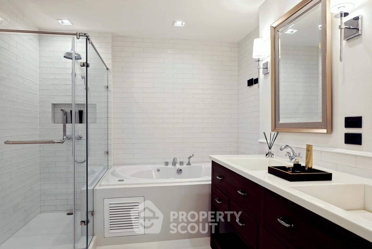 picture 4-BR Condo at Athenee Residence near BTS Phloen Chit (ID 1930495) - 16/25