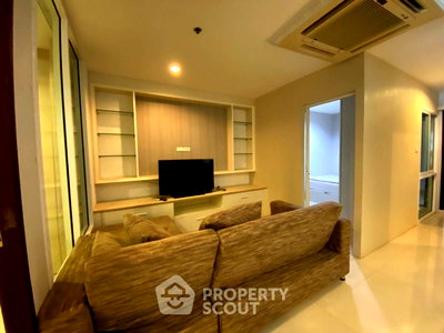 Condos for sale : 2-BR Condo at Sukhumvit Living Town near MRT Phetchaburi (ID 939364)