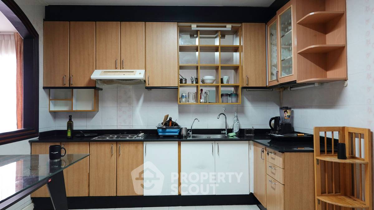 picture 2-BR Condo at Richmond Palace Condominium near BTS Phrom Phong (ID 977576) - 3/12
