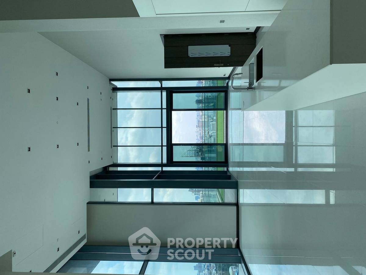 picture 4-BR Condo at Q1 Sukhumvit near BTS Nana (ID 868792) - 6/16