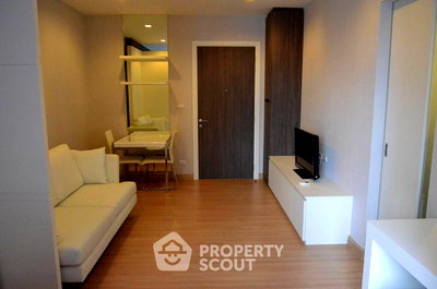 Condos for sale : 1-BR Condo at Urbano Absolute near BTS Krung Thon Buri (ID 1086811)