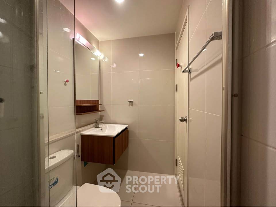 picture 2-BR Condo at Fuse Chan-Sathorn close to Thanon Chan (ID 2182327) - 8/15