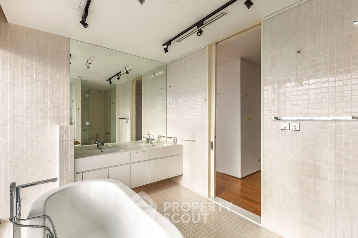 picture 2-BR Condo at The Ritz-Carlton Residences, Bangkok near BTS Chong Nonsi (ID 2083635) - 21/41