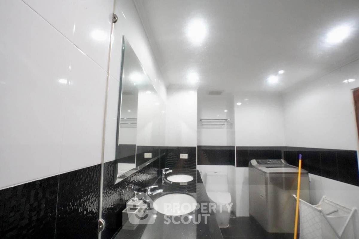 picture 2-BR Condo at View Talay 2 Condominium Jomtien close to Pattaya South (ID 2097605) - 21/22