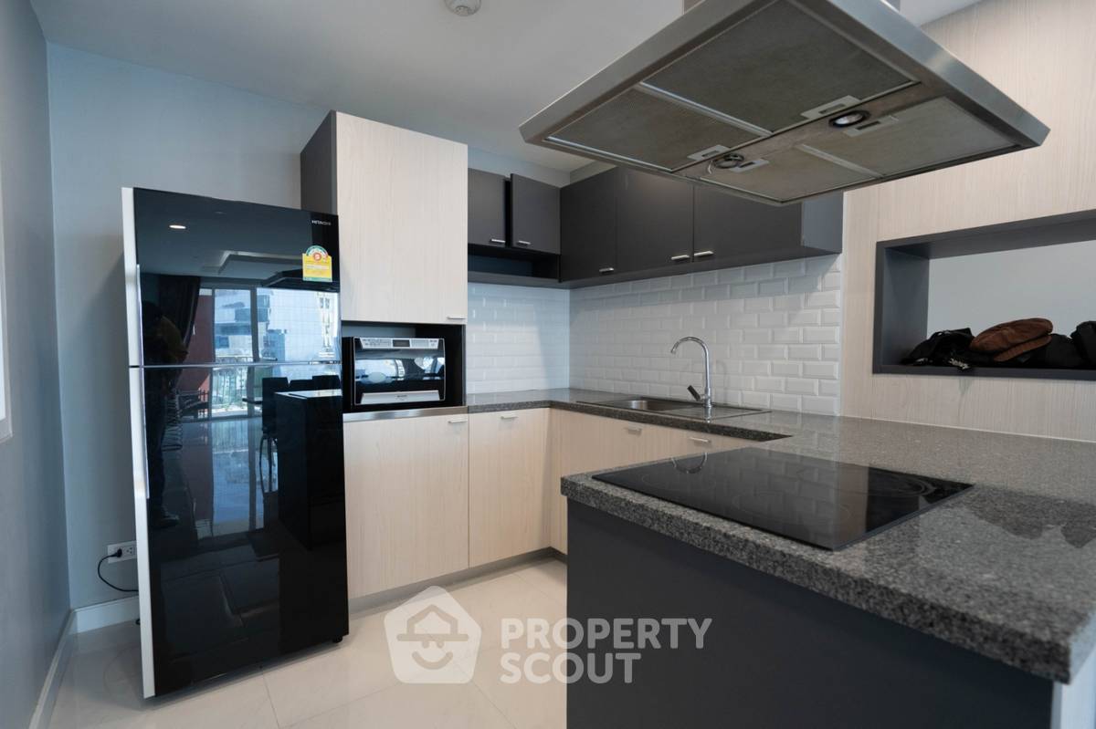 picture 3-BR Condo at Fullerton Sukhumvit near BTS Ekkamai (ID 514967) - 4/13
