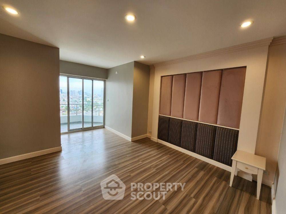 รูป คอนโด 4-ห้องนอน ที่ สายชล แมนชั่น ใกล้ BTS สะพานตากสิน (ID 985387) - รูปที่ 7/17