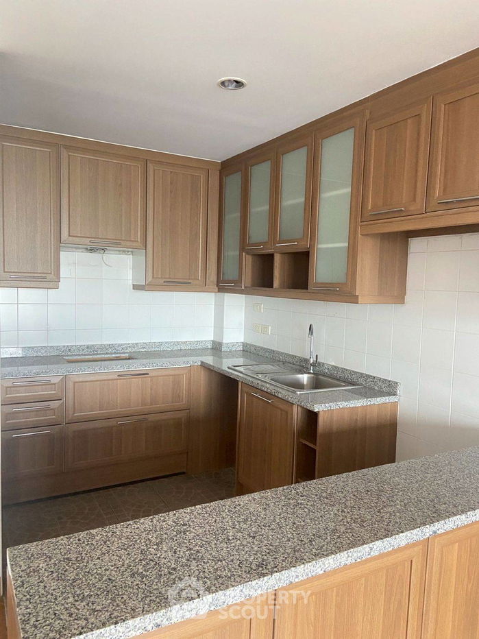picture 3-BR Condo at Baan Siri Sathorn Suanplu Condominium close to Naradhiwas Rajanagarindra (ID 2088213) - 32/48